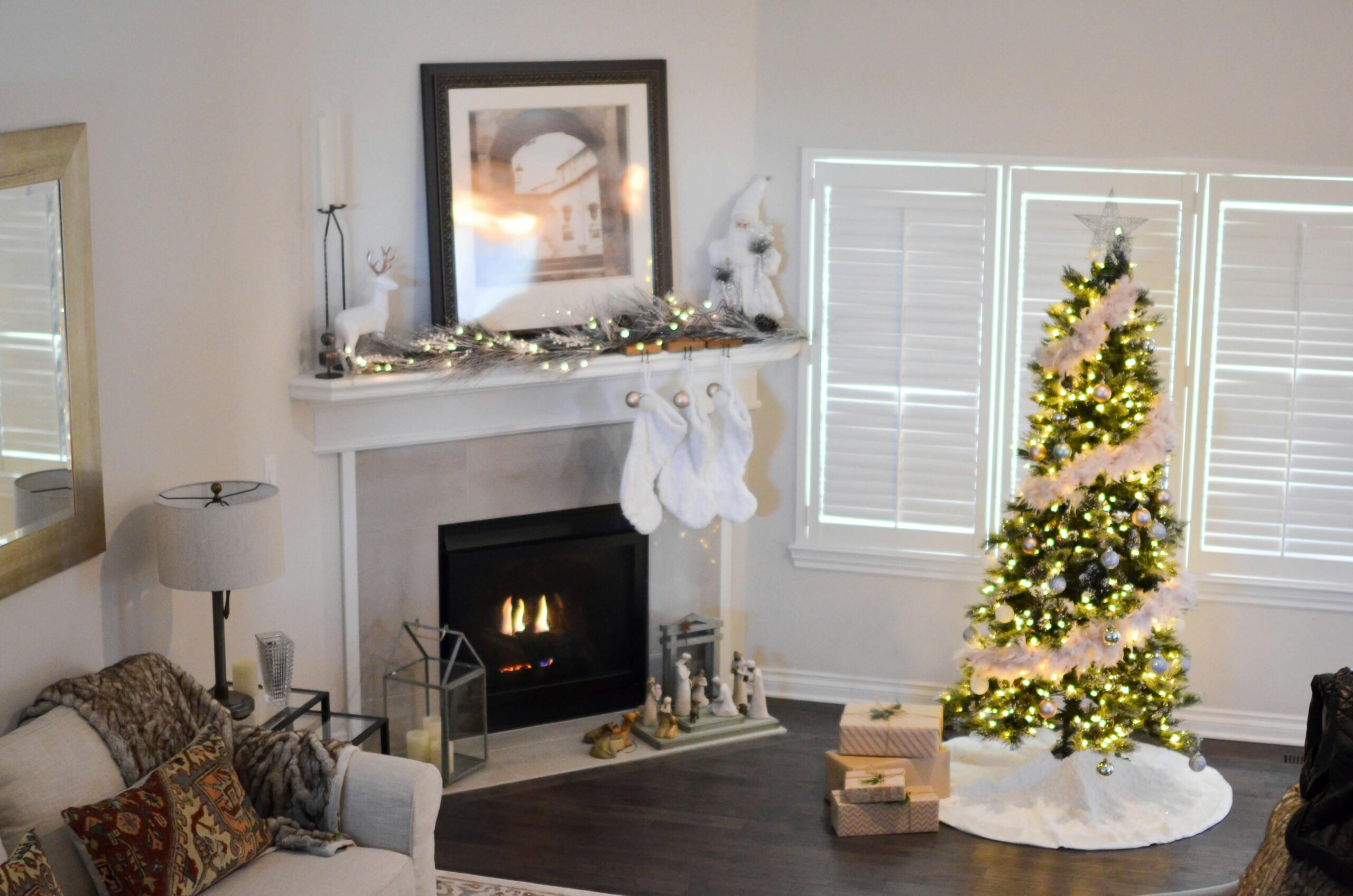 Holiday Home Decorating Tips to Attract Houston Buyers
